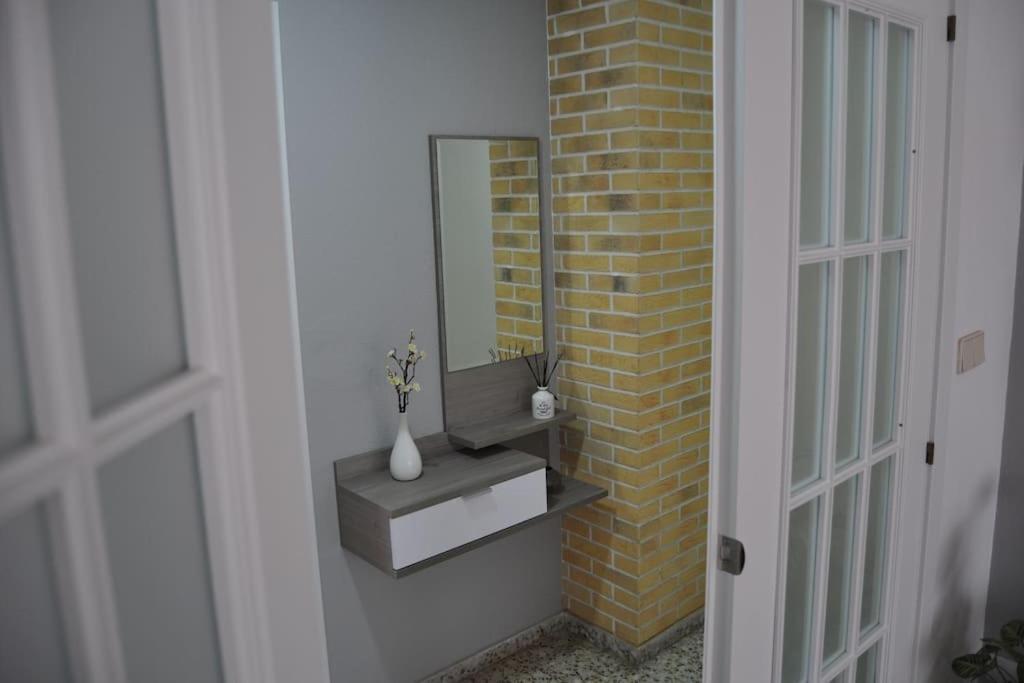 Apartamento Amplio Y Luminoso Plaza America, Wifi Apartment อาลิกันเต ภายนอก รูปภาพ
